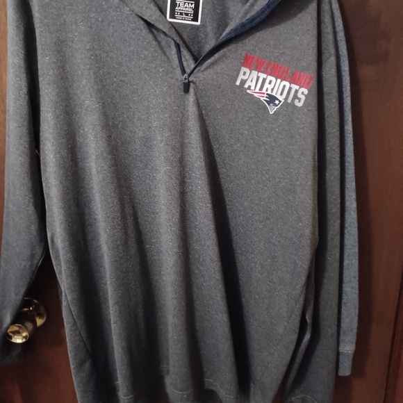 Patriots top - Picture 2 of 2